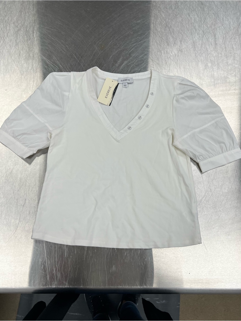Evereve White V-Neck Puff Sleeve Button Trim Top Women’s S